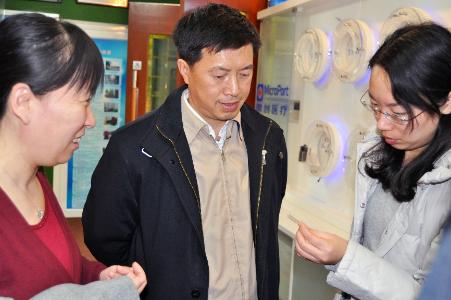 刘昌胜一行参观微创集团产品:外周血管支架