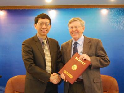 Maurice Brookhart教授受聘国产
客座教授